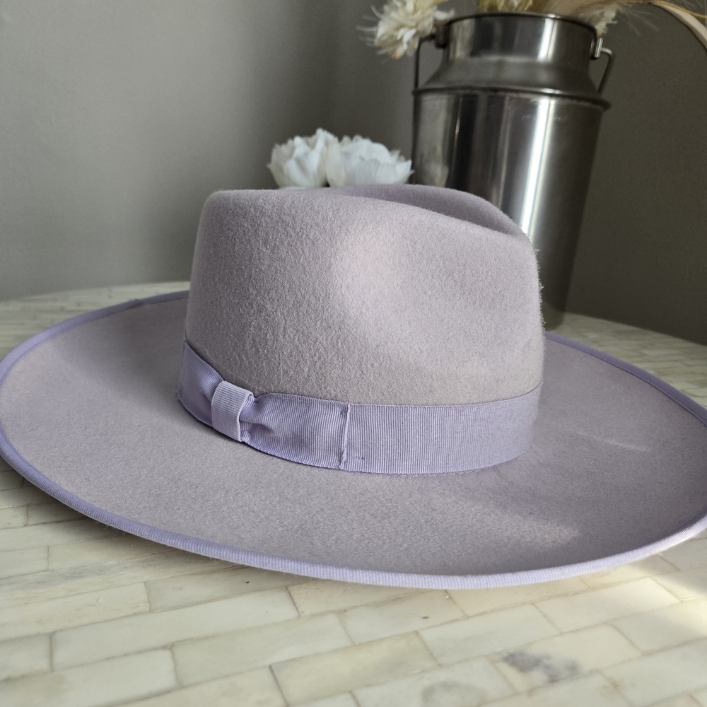 Chic Lavender Wide-Brim Hat
